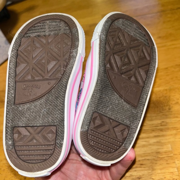 Converse Chuck Taylor toddler size 5 high top. Gently worn. Great condition. - Picture 4 of 4